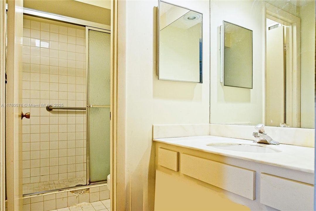 最近售出: $399,000 (3 贝兹, 2 浴室, 1662 平方英尺)