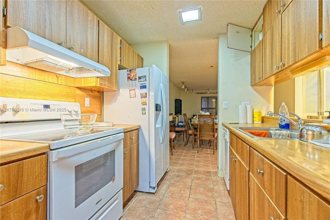 最近售出: $399,000 (3 贝兹, 2 浴室, 1662 平方英尺)