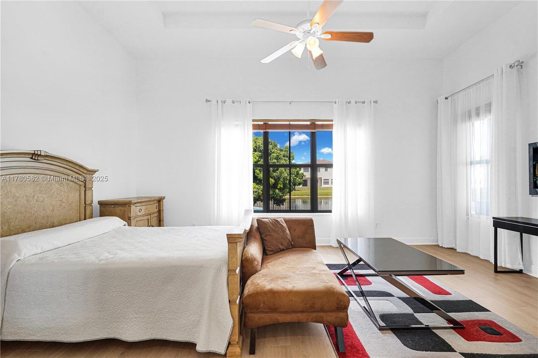 Vendido Recientemente: $1,395,000 (4 camas, 3 baños, 3076 Pies cuadrados)