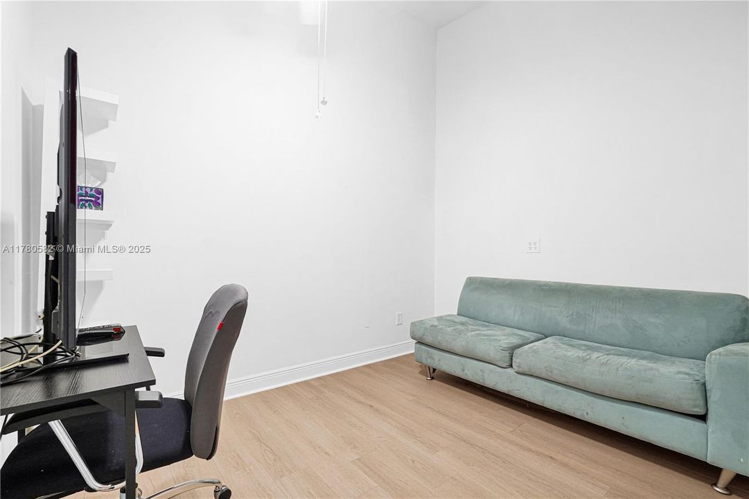 Vendido Recientemente: $1,395,000 (4 camas, 3 baños, 3076 Pies cuadrados)