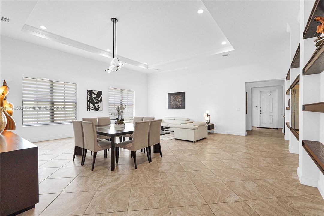 Vendido Recientemente: $1,395,000 (4 camas, 3 baños, 3076 Pies cuadrados)