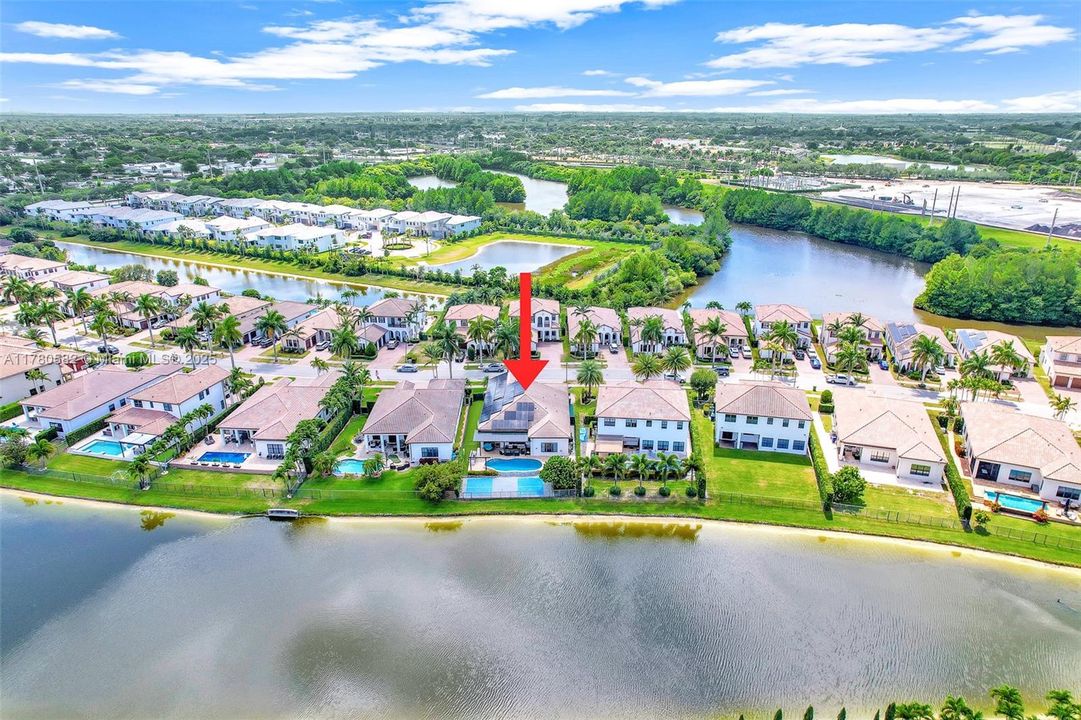 Vendido Recientemente: $1,395,000 (4 camas, 3 baños, 3076 Pies cuadrados)