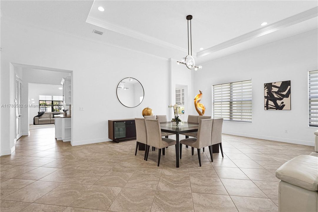 Vendido Recientemente: $1,395,000 (4 camas, 3 baños, 3076 Pies cuadrados)