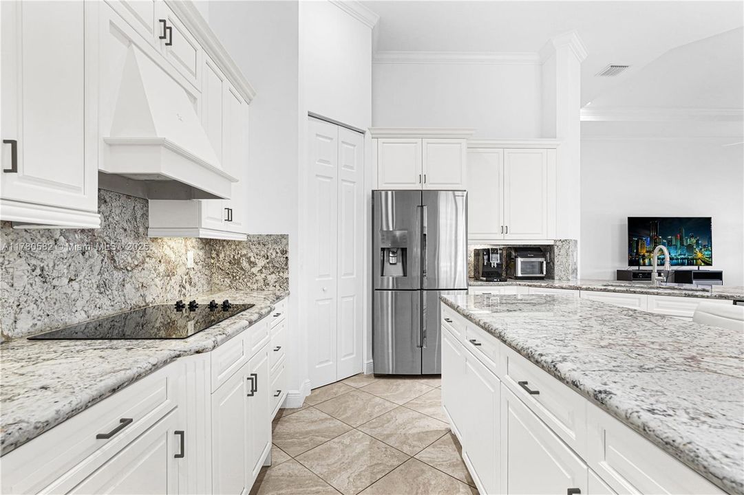 Vendido Recientemente: $1,395,000 (4 camas, 3 baños, 3076 Pies cuadrados)