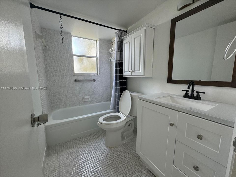 Недавно арендовано: $1,950 (2 спален, 2 ванн, 1000 Квадратных фут)