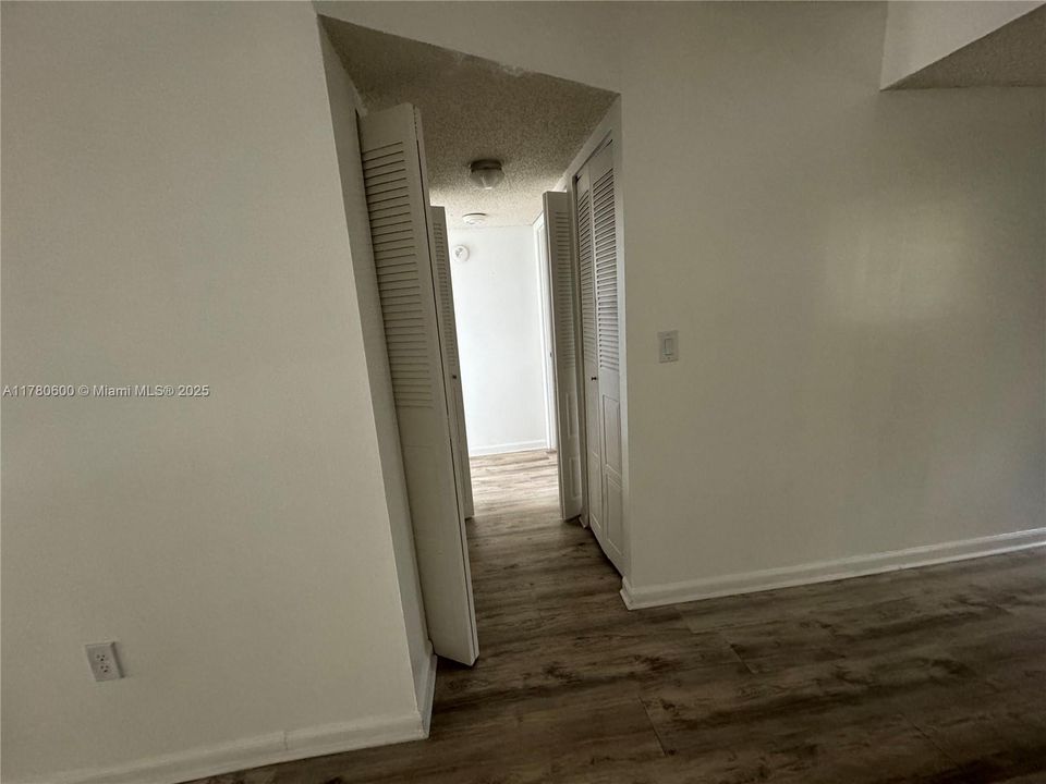 Недавно арендовано: $1,950 (2 спален, 2 ванн, 1000 Квадратных фут)