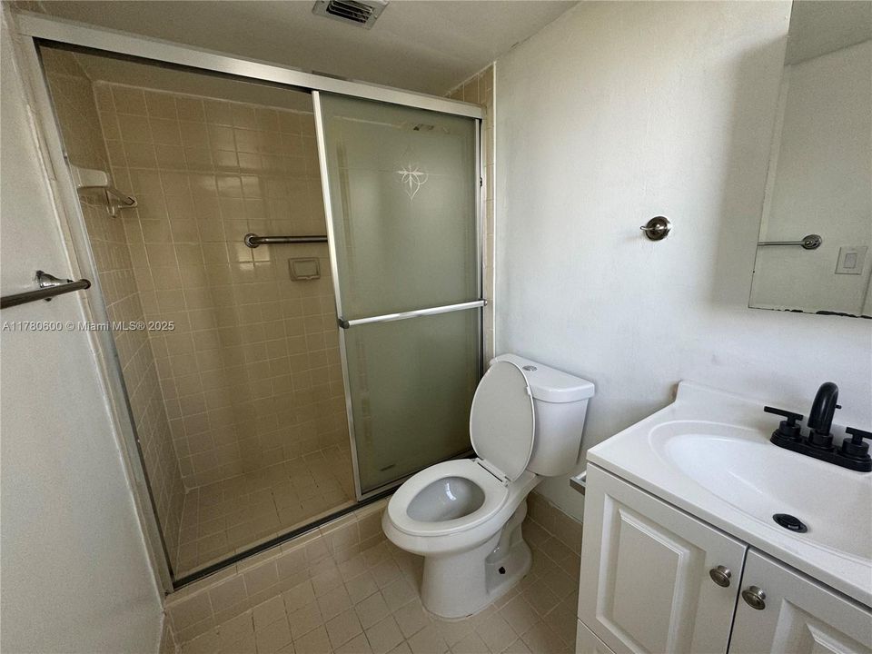 Недавно арендовано: $1,950 (2 спален, 2 ванн, 1000 Квадратных фут)