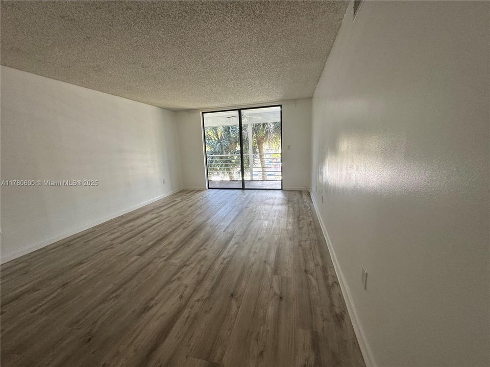 Недавно арендовано: $1,950 (2 спален, 2 ванн, 1000 Квадратных фут)