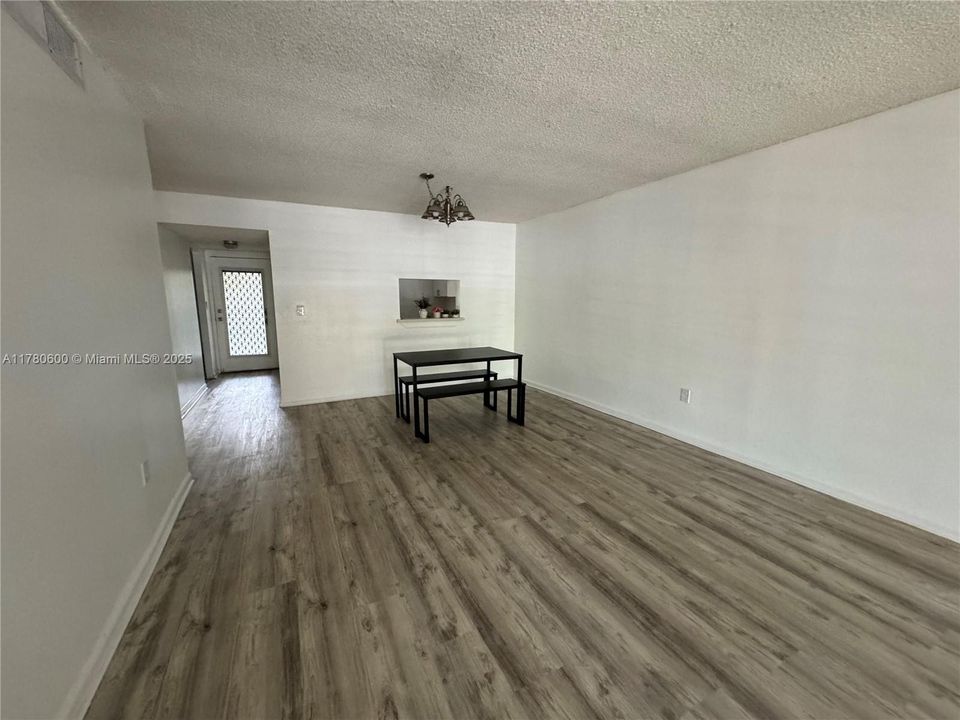 Недавно арендовано: $1,950 (2 спален, 2 ванн, 1000 Квадратных фут)