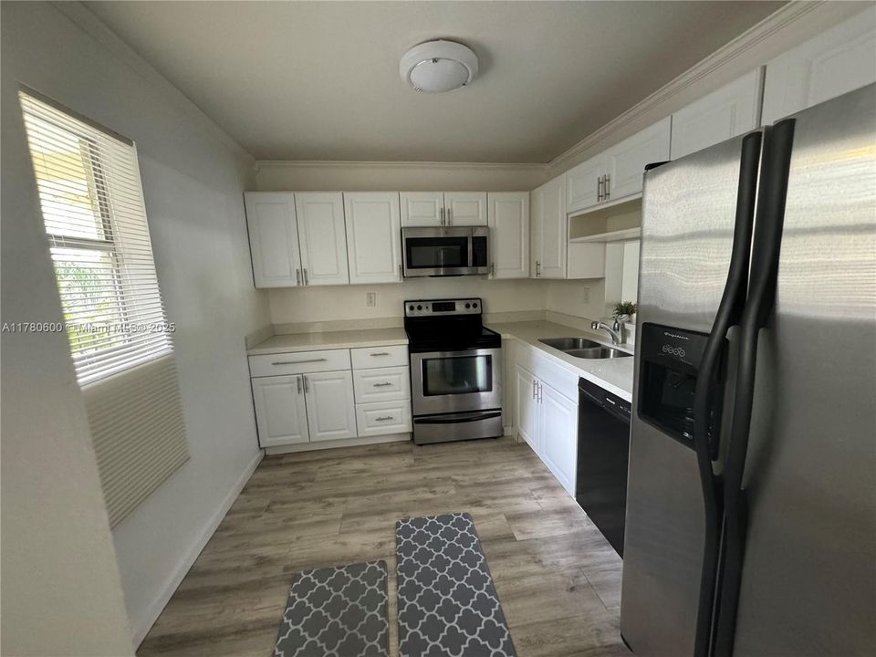 Недавно арендовано: $1,950 (2 спален, 2 ванн, 1000 Квадратных фут)