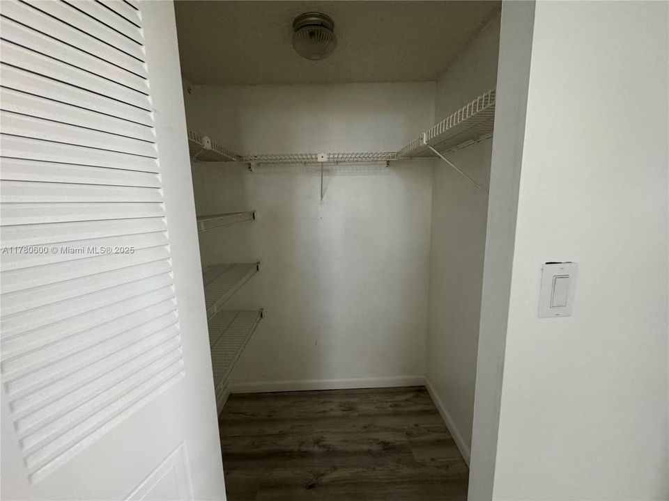 Недавно арендовано: $1,950 (2 спален, 2 ванн, 1000 Квадратных фут)