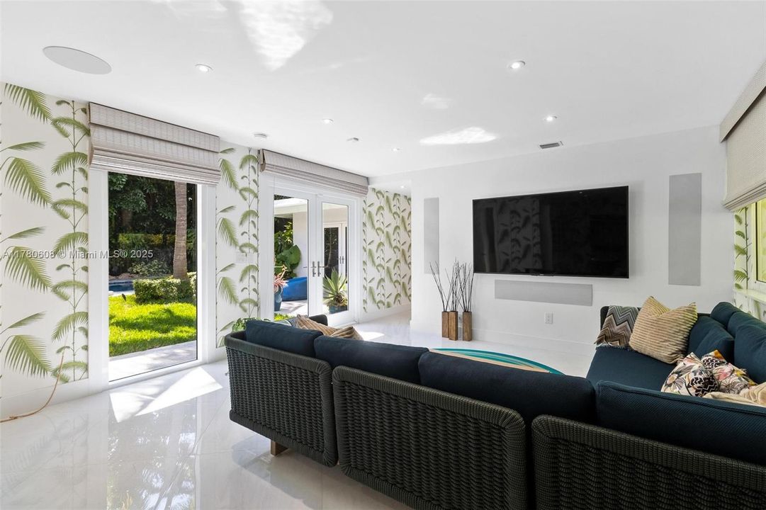 Active With Contract: $4,499,000 (4 beds, 4 baths, 3725 Square Feet)