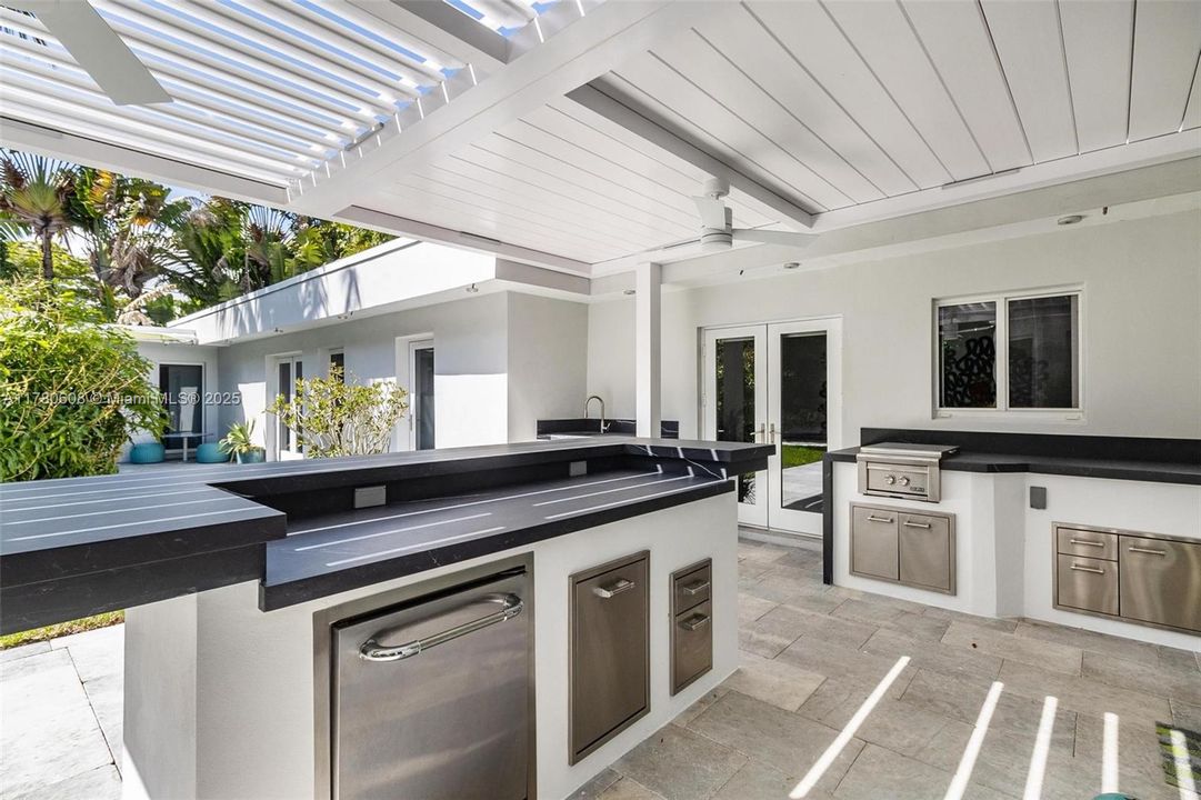 Active With Contract: $4,499,000 (4 beds, 4 baths, 3725 Square Feet)