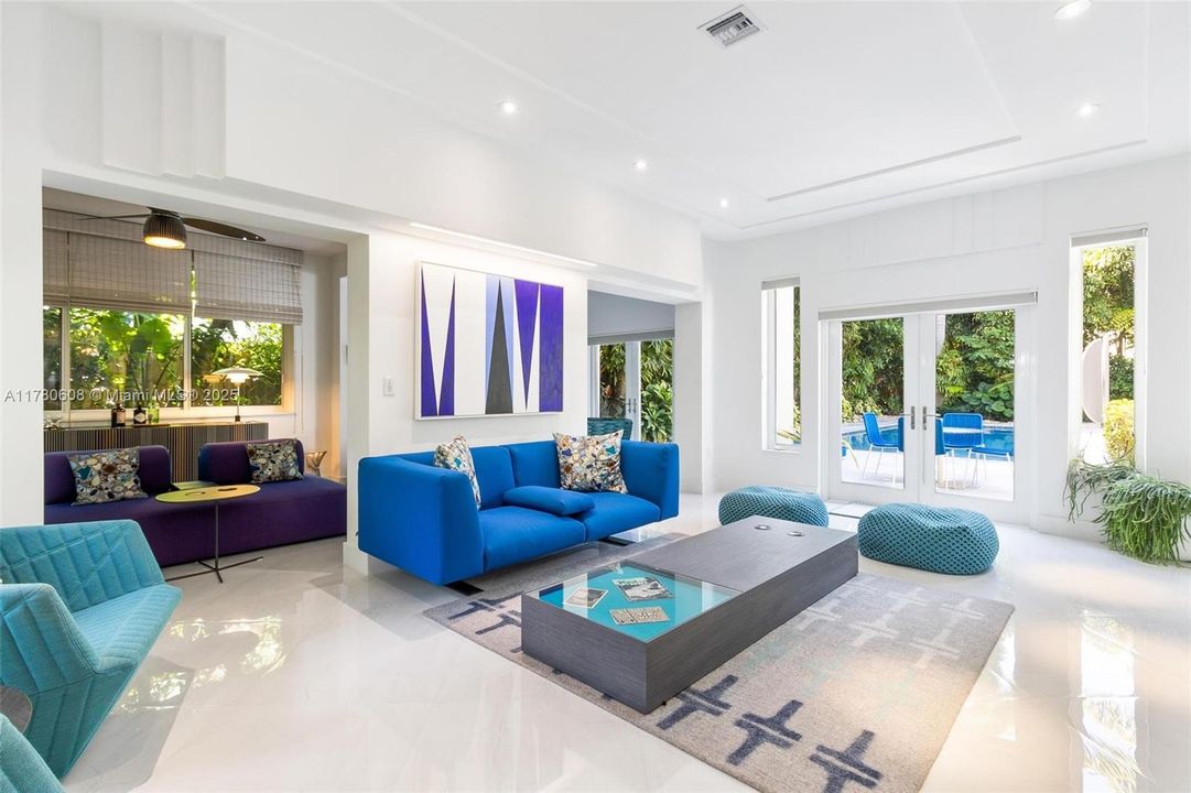 Active With Contract: $4,499,000 (4 beds, 4 baths, 3725 Square Feet)