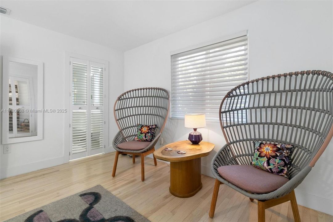 Active With Contract: $4,499,000 (4 beds, 4 baths, 3725 Square Feet)