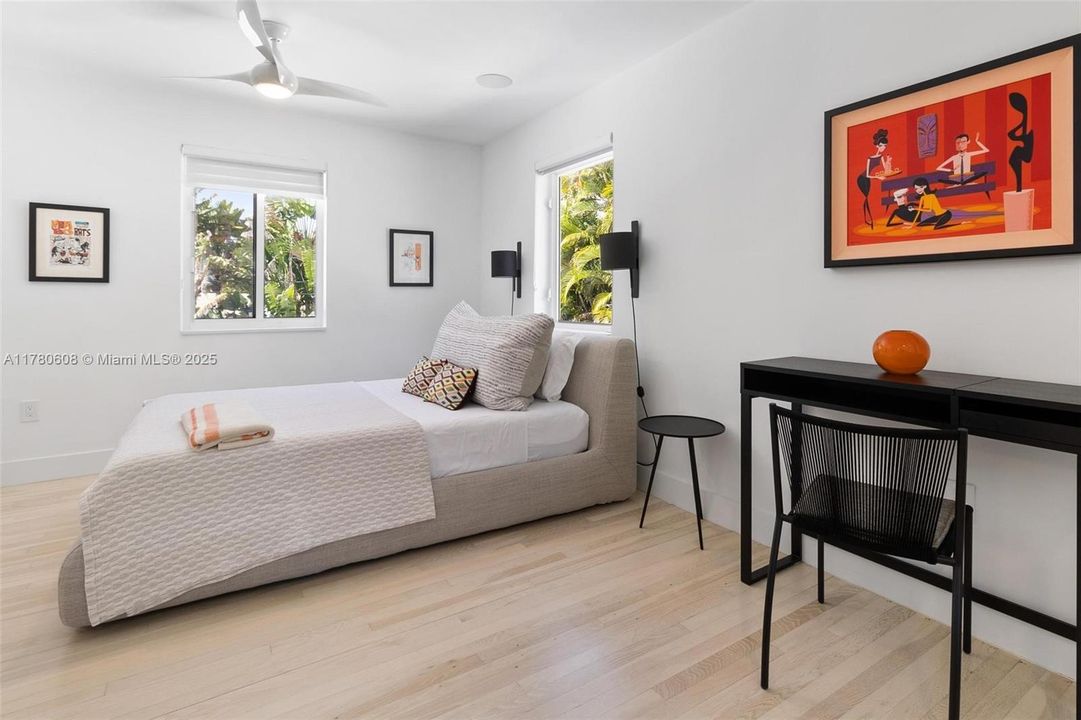 Active With Contract: $4,499,000 (4 beds, 4 baths, 3725 Square Feet)