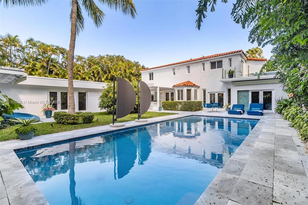 Active With Contract: $4,499,000 (4 beds, 4 baths, 3725 Square Feet)