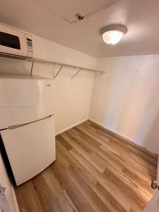 待售: $159,000 (1 贝兹, 1 浴室, 320 平方英尺)