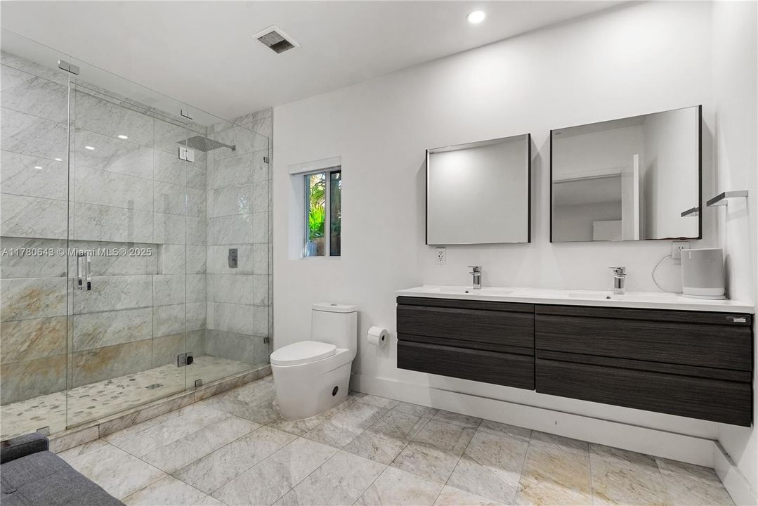 For Sale: $3,190,000 (4 beds, 4 baths, 2982 Square Feet)