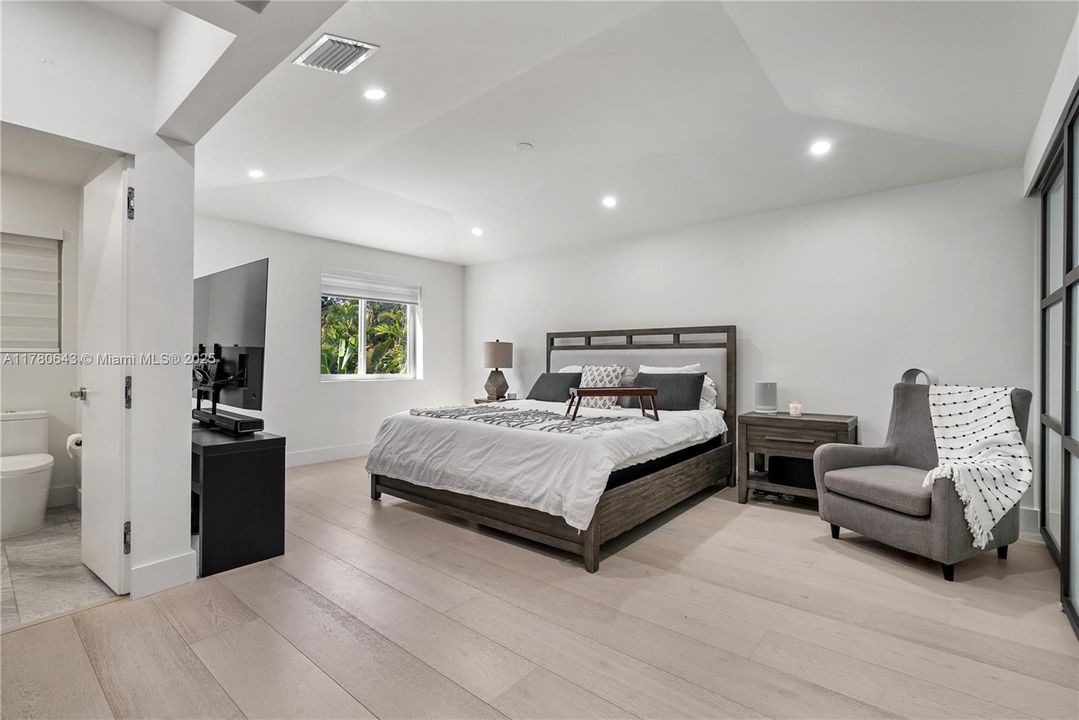 For Sale: $3,190,000 (4 beds, 4 baths, 2982 Square Feet)