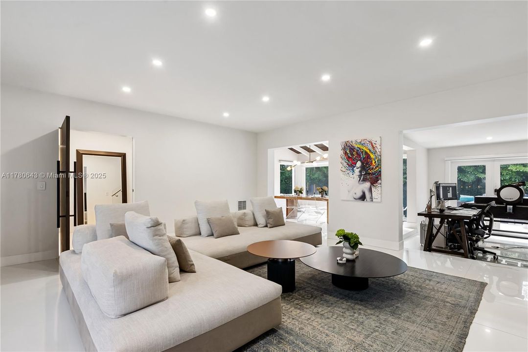 For Sale: $3,190,000 (4 beds, 4 baths, 2982 Square Feet)