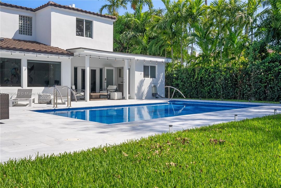 For Sale: $3,190,000 (4 beds, 4 baths, 2982 Square Feet)
