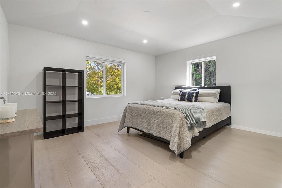 For Sale: $3,190,000 (4 beds, 4 baths, 2982 Square Feet)