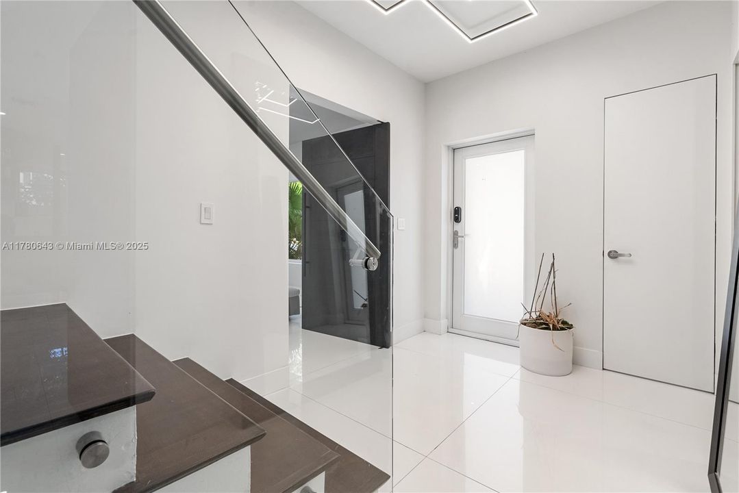 For Sale: $3,190,000 (4 beds, 4 baths, 2982 Square Feet)