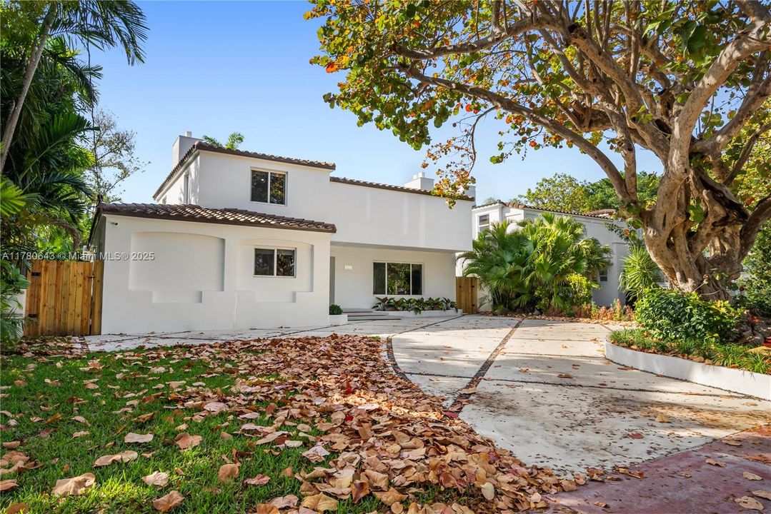 For Sale: $3,190,000 (4 beds, 4 baths, 2982 Square Feet)
