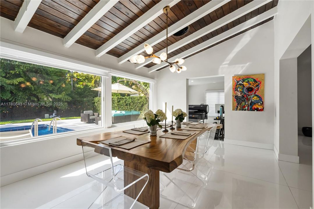 For Sale: $3,190,000 (4 beds, 4 baths, 2982 Square Feet)