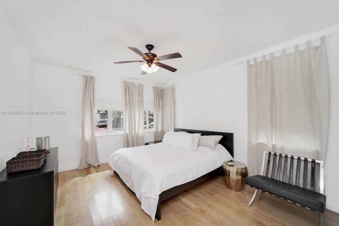 Недавно продано: $319,000 (1 спален, 1 ванн, 496 Квадратных фут)