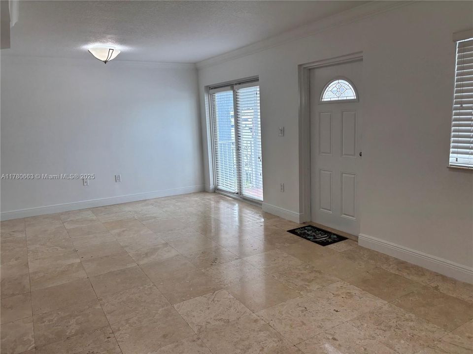 Recently Sold: $385,000 (1 beds, 1 baths, 880 Square Feet)