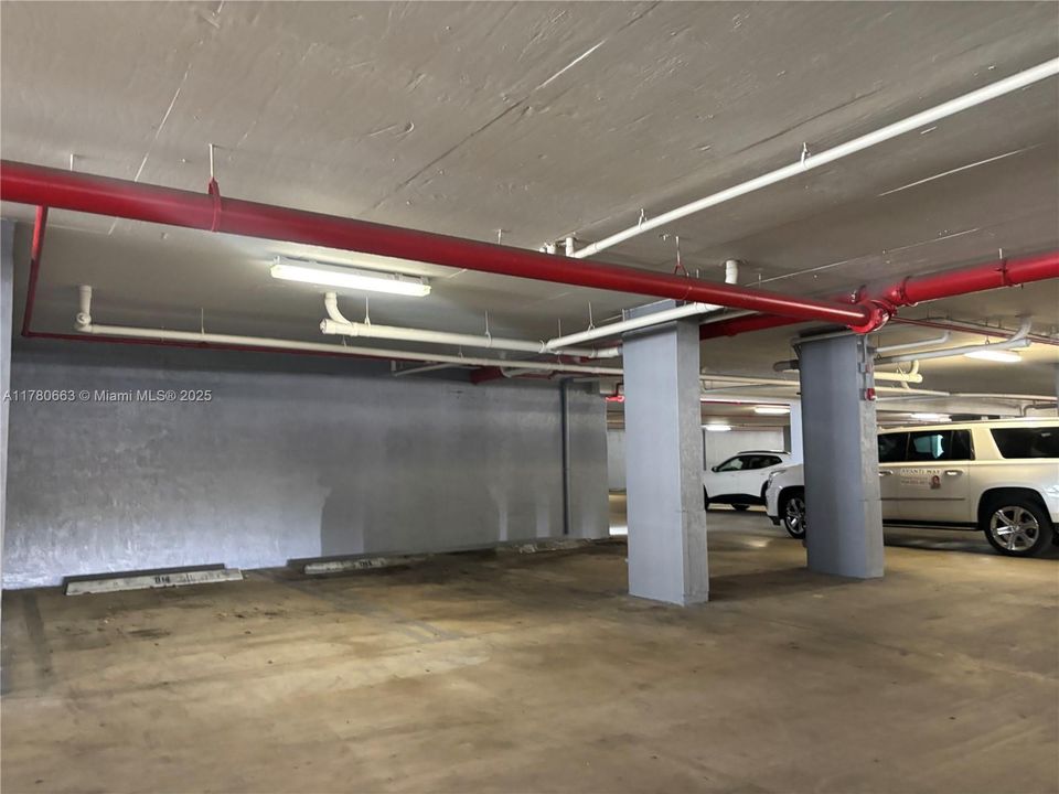 Recently Sold: $385,000 (1 beds, 1 baths, 880 Square Feet)