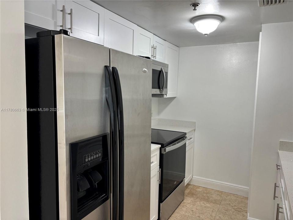 Recently Sold: $385,000 (1 beds, 1 baths, 880 Square Feet)