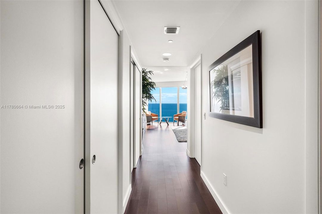 Recently Sold: $2,795,000 (3 beds, 3 baths, 3395 Square Feet)