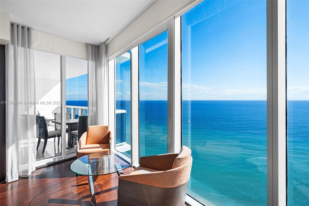 Recently Sold: $2,795,000 (3 beds, 3 baths, 3395 Square Feet)