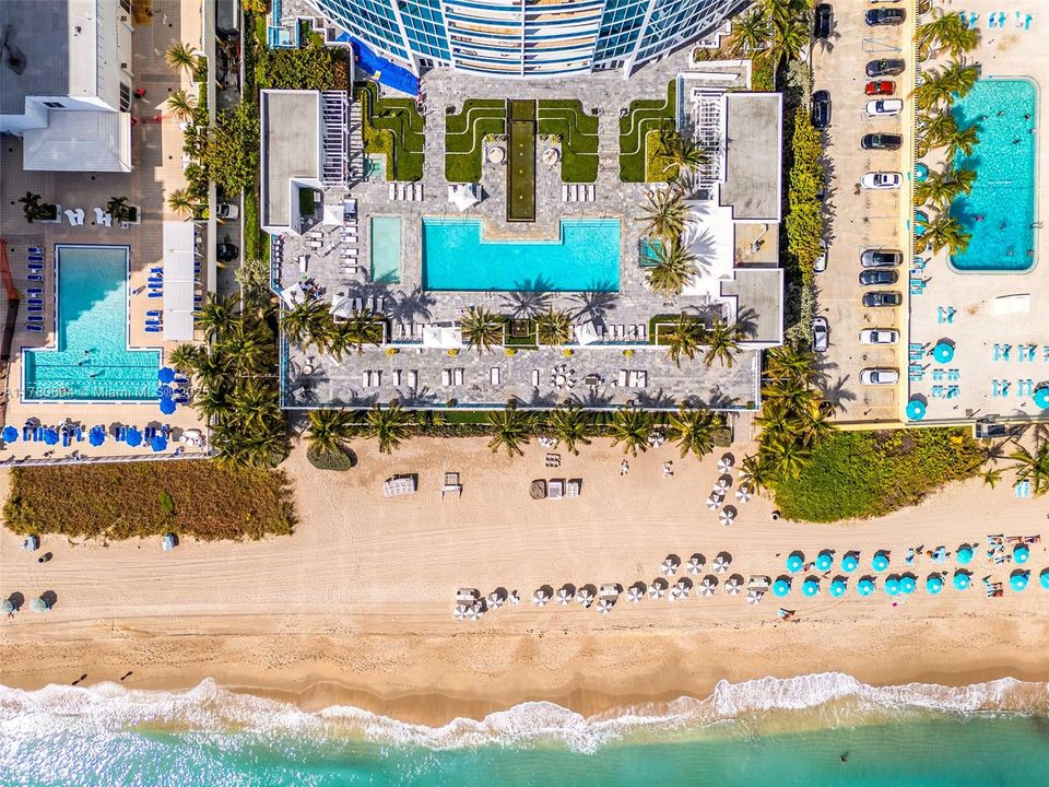 Recently Sold: $2,795,000 (3 beds, 3 baths, 3395 Square Feet)