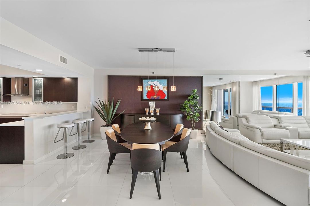 Recently Sold: $2,795,000 (3 beds, 3 baths, 3395 Square Feet)