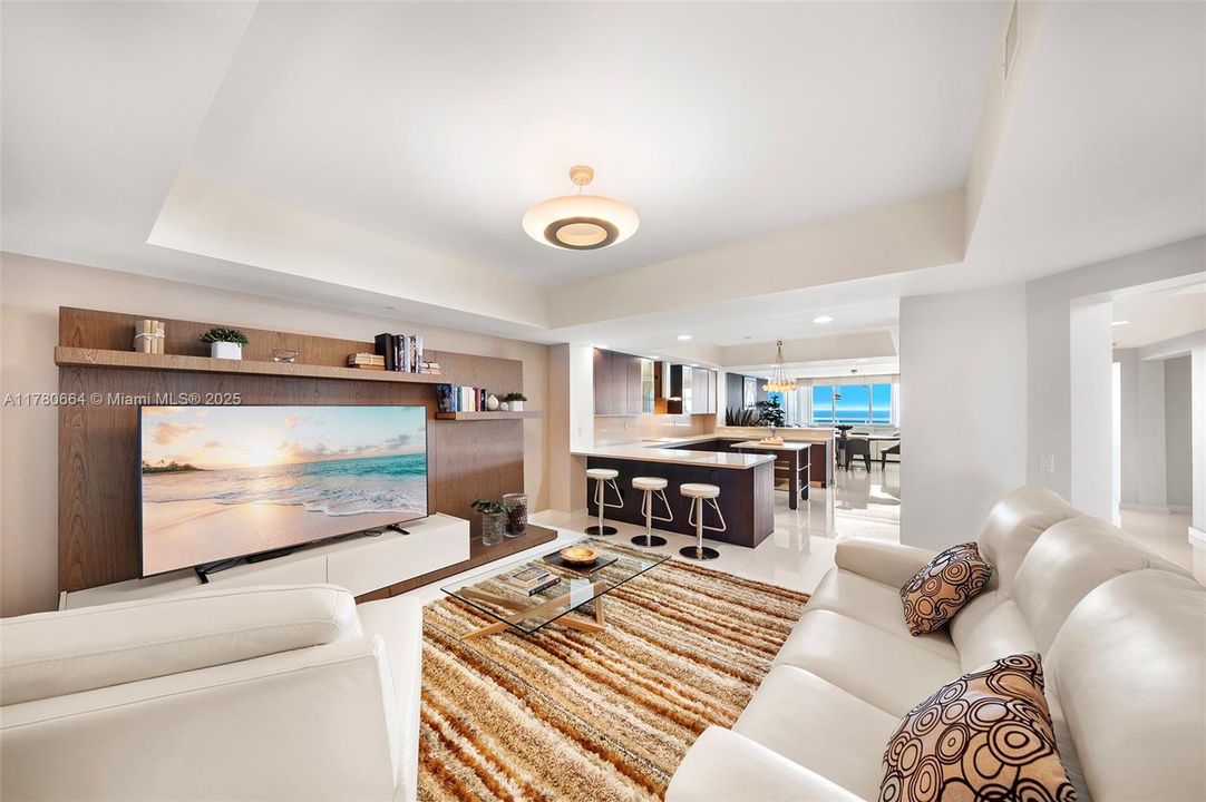 Recently Sold: $2,795,000 (3 beds, 3 baths, 3395 Square Feet)