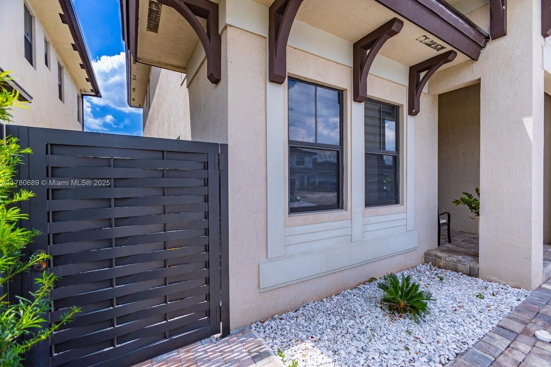 For Sale: $1,250,000 (5 beds, 5 baths, 3796 Square Feet)