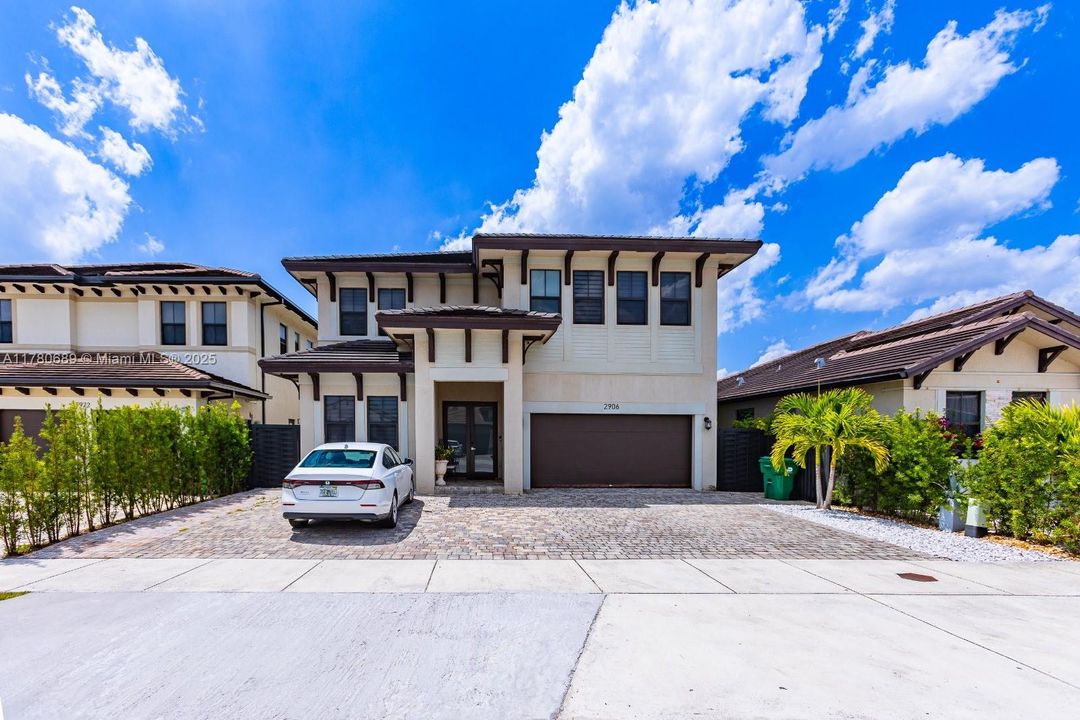 For Sale: $1,250,000 (5 beds, 5 baths, 3796 Square Feet)