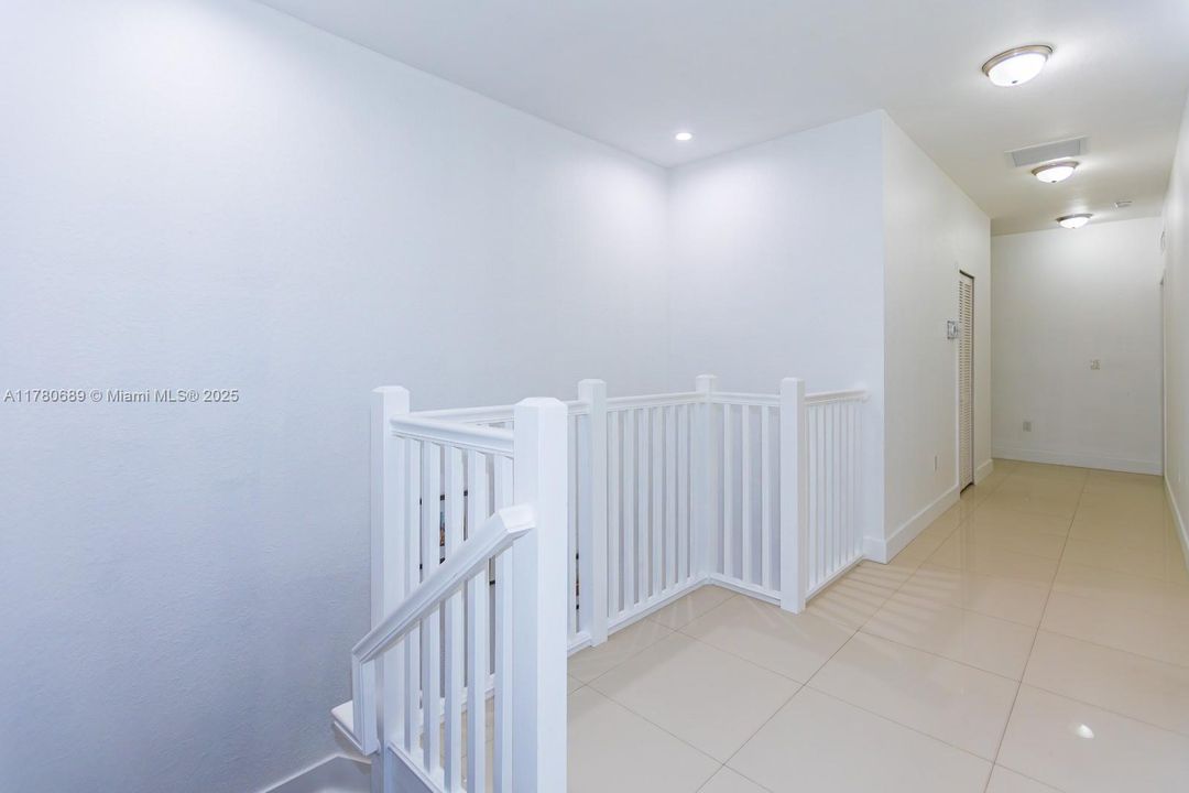 For Sale: $1,250,000 (5 beds, 5 baths, 3796 Square Feet)