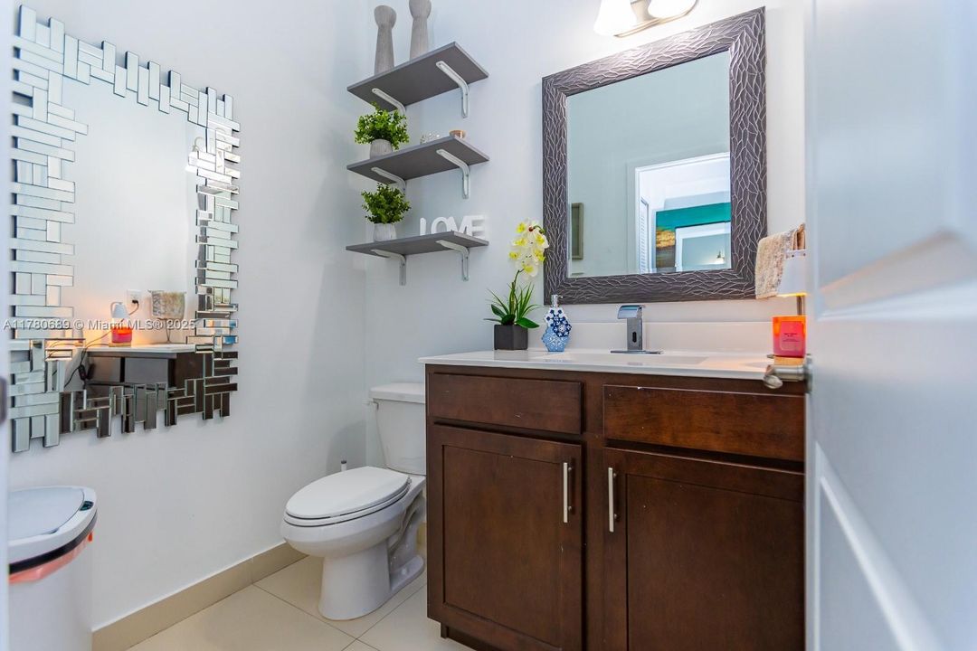 For Sale: $1,250,000 (5 beds, 5 baths, 3796 Square Feet)