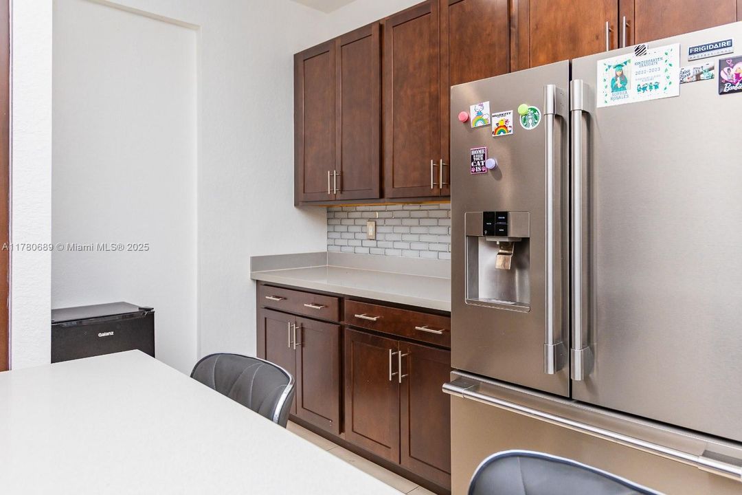 For Sale: $1,250,000 (5 beds, 5 baths, 3796 Square Feet)