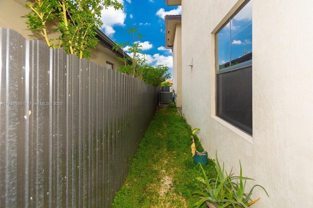 For Sale: $1,250,000 (5 beds, 5 baths, 3796 Square Feet)