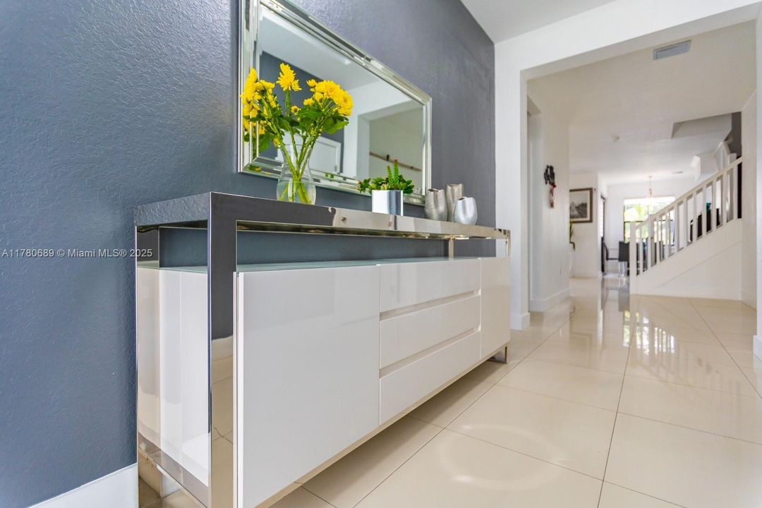 For Sale: $1,250,000 (5 beds, 5 baths, 3796 Square Feet)