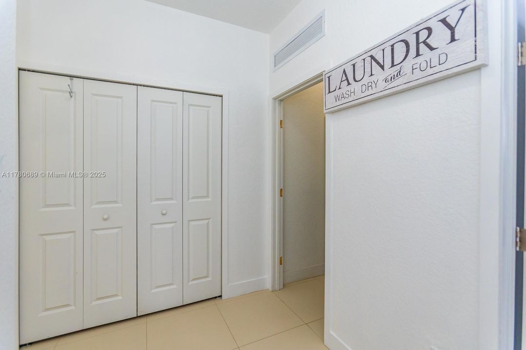 For Sale: $1,250,000 (5 beds, 5 baths, 3796 Square Feet)