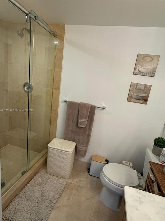 最近售出: $799,000 (1 贝兹, 2 浴室, 924 平方英尺)