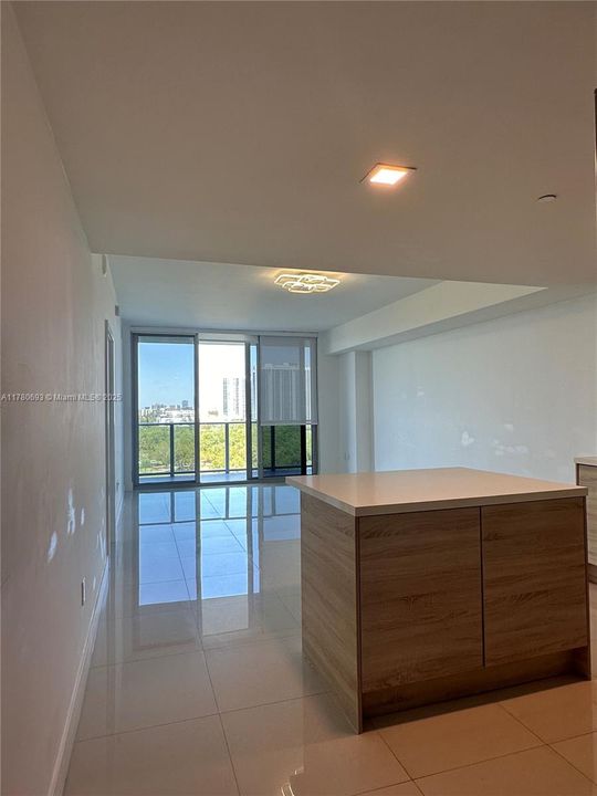 For Sale: $589,000 (2 beds, 2 baths, 1122 Square Feet)