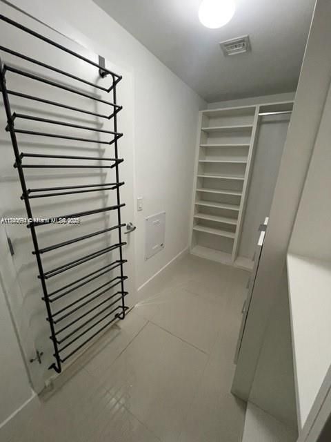 For Sale: $589,000 (2 beds, 2 baths, 1122 Square Feet)